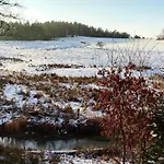 Semesterbostad Tranquil Riverside Retreat