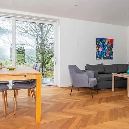 Tranquil Riverside Retreat Casa de Férias *