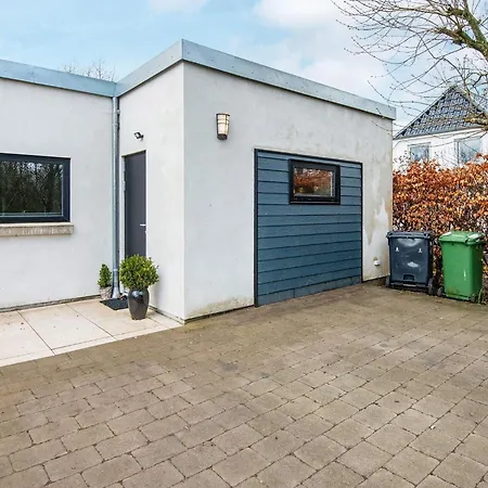 Tranquil Riverside Retreat Casa de Férias Holstebro