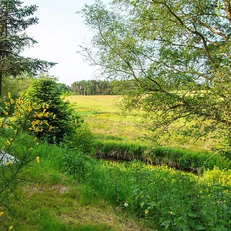Tranquil Riverside Retreat Casa de Férias *